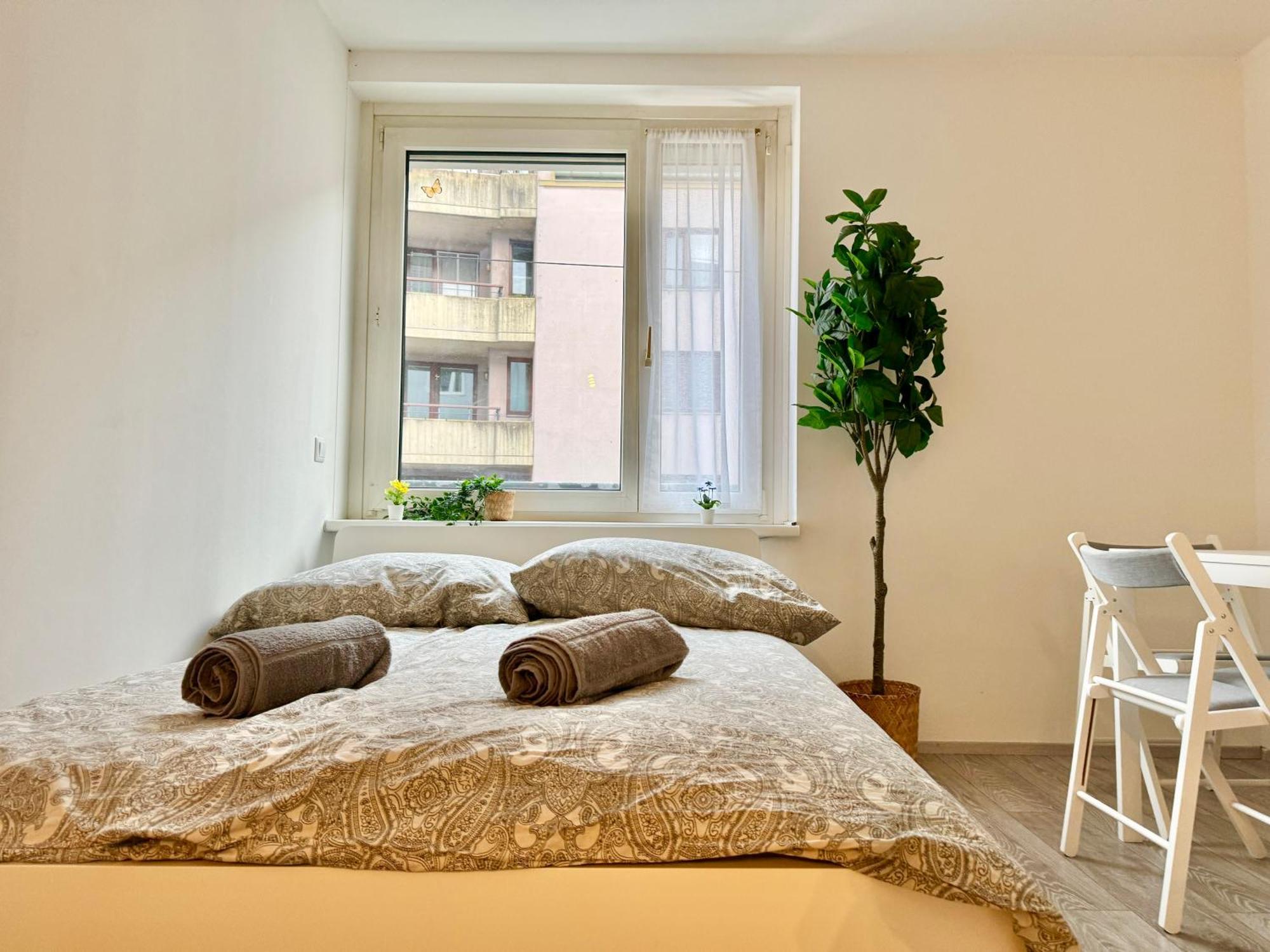 Stylish Schonbrunn Apartments With Free Parking 维也纳 外观 照片