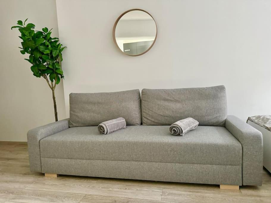 Stylish Schonbrunn Apartments With Free Parking 维也纳 外观 照片